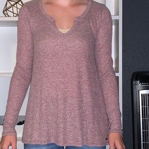 Adorable Hollister Long-sleeved Top!